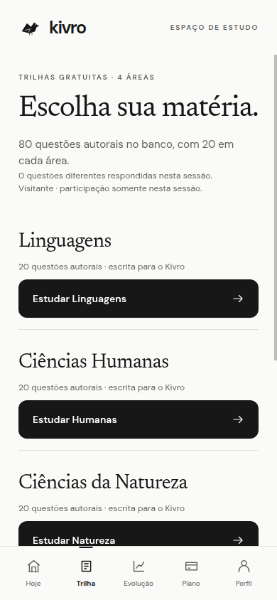 Tela real do Kivro com a lista de quatro áreas de estudo e seus botões para começar uma trilha.